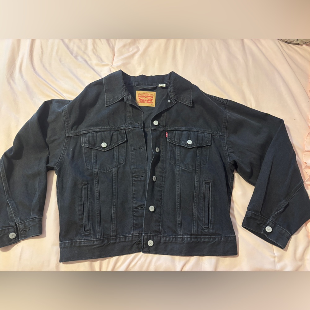 Black Unisex Levi Strauss denim jacket new size M fits big